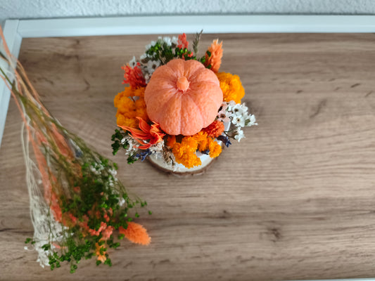 Composizione autunnale con candela a forma di zucca 🍂