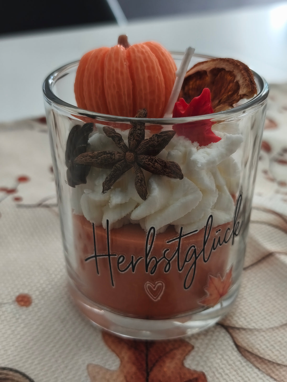 Herbstkerze mit Kürbis – handgemacht