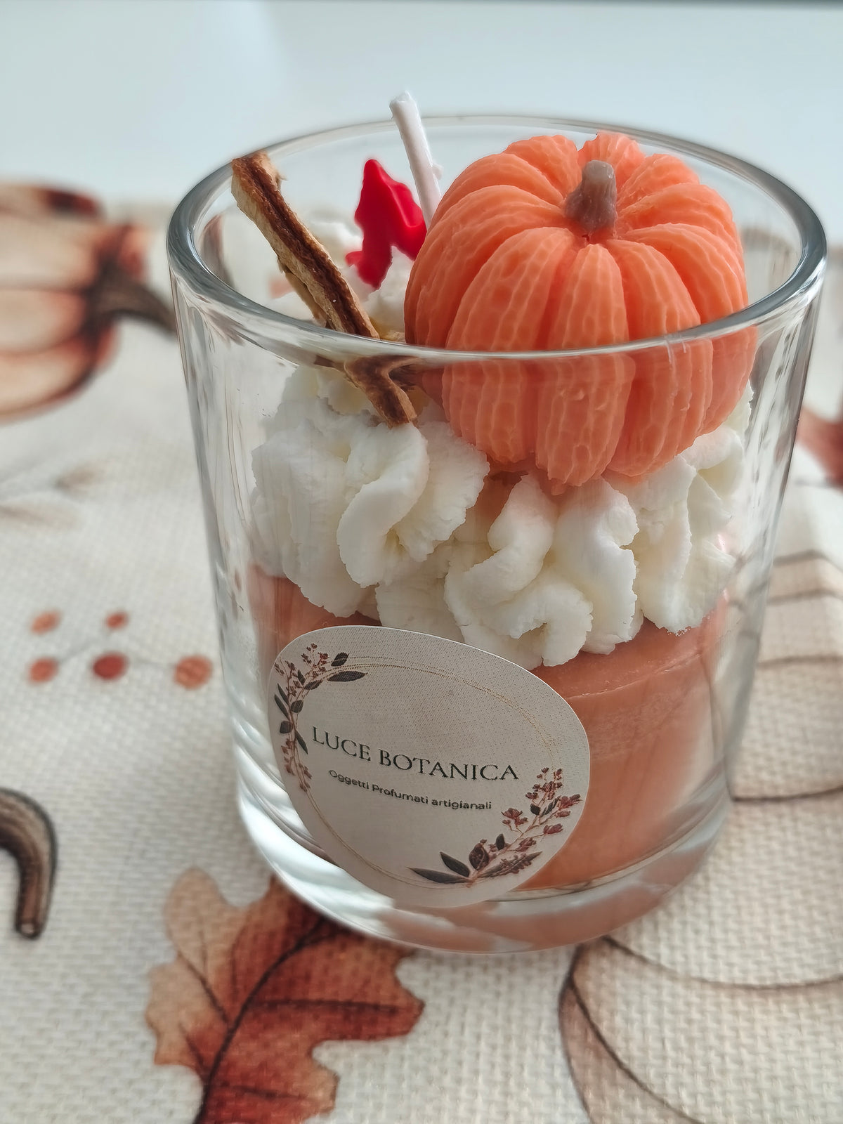 Herbstkerze mit Kürbis – handgemacht